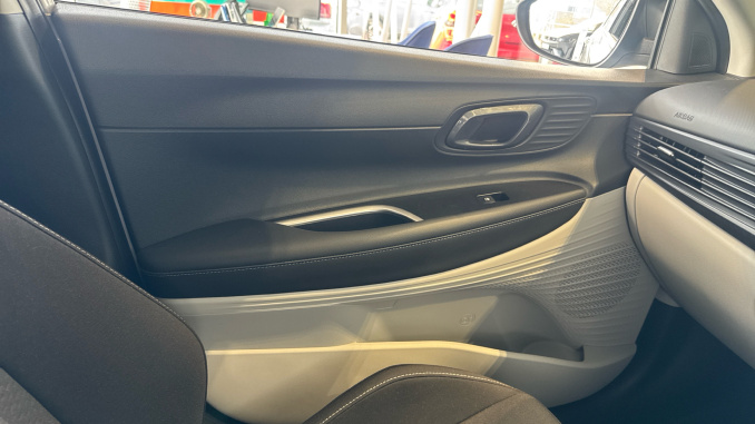 Hyundai i20 1.0T GDi 90 Tech Line 5dr Petrol Hatchback - Image 38